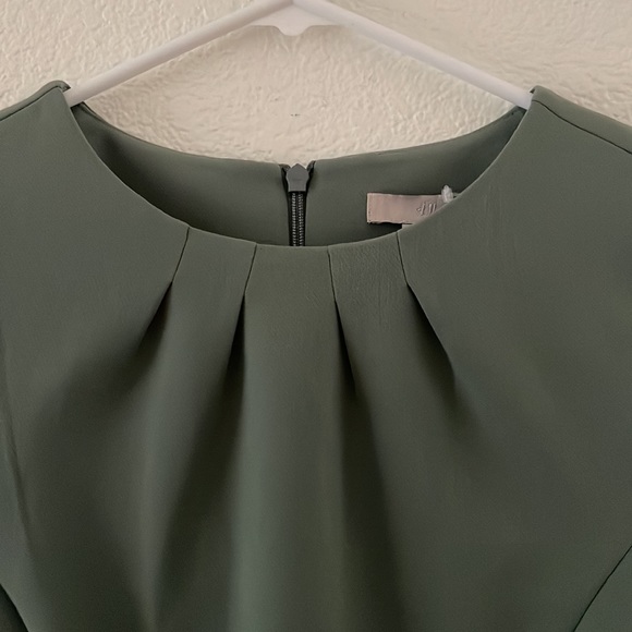 H&M Green Dress. - Picture 2 of 6